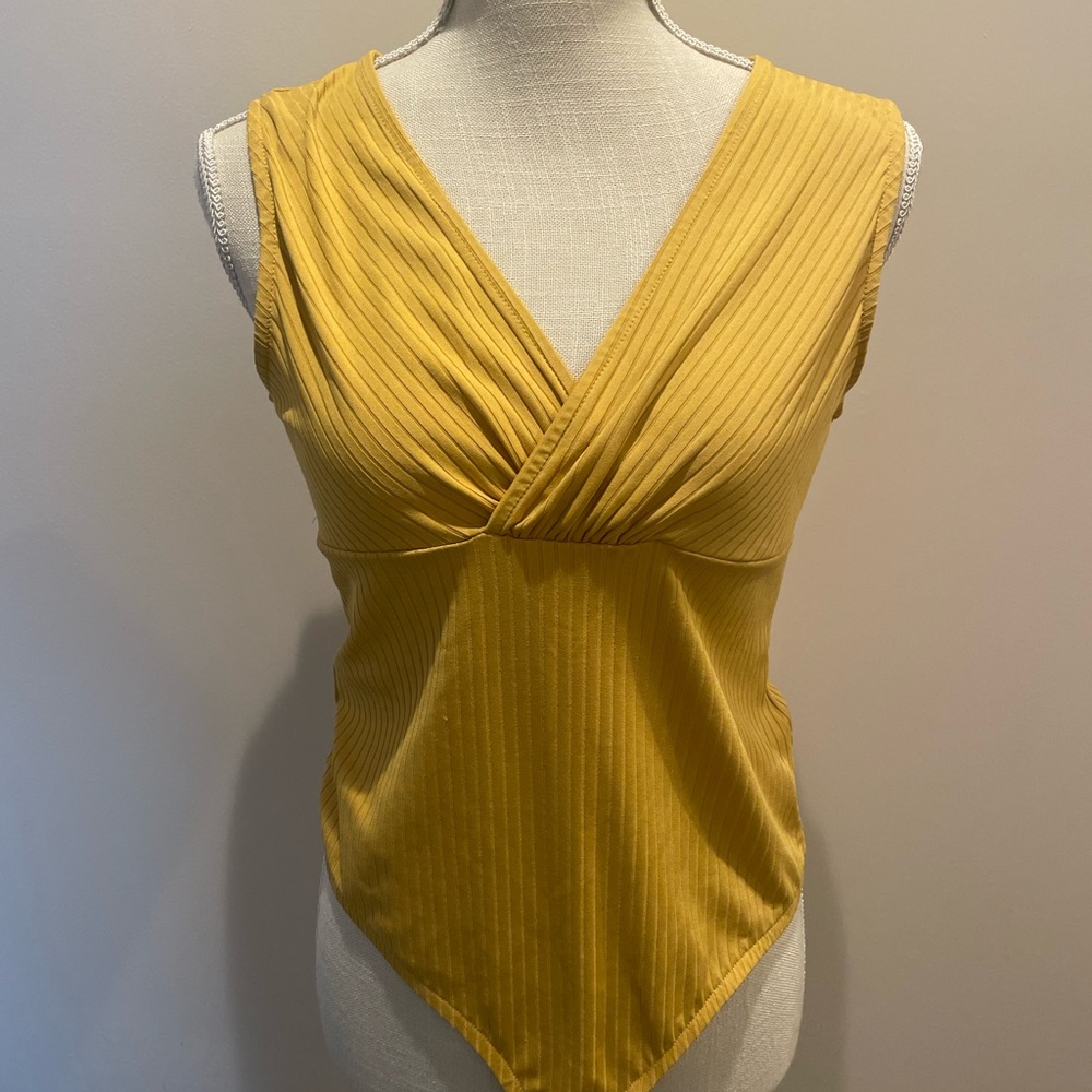 H&M like new - great fall color!